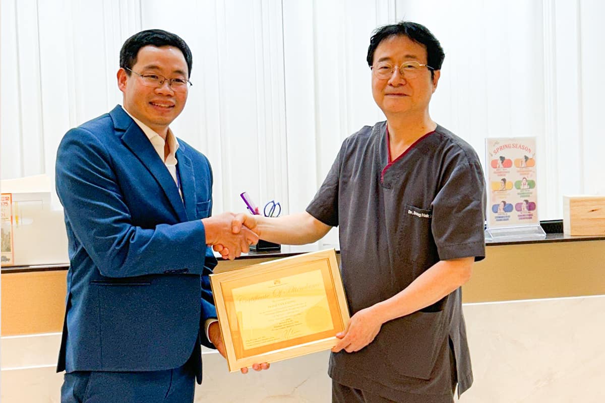 Ths.Bs Bùi Văn Cường tham dự hội nghị đào tạo phẫu thuật thẩm mỹ với Giáo Sư Dong Hak Jung tại Hàn Quốc 